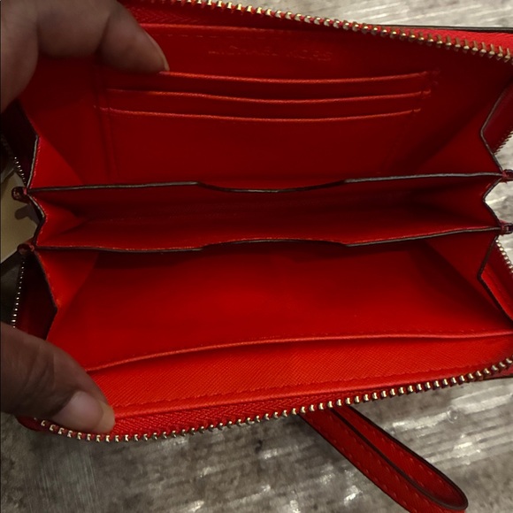 Michael Kors Scarlet Zip Wallet - Picture 4 of 4